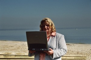 bellew laptop beach